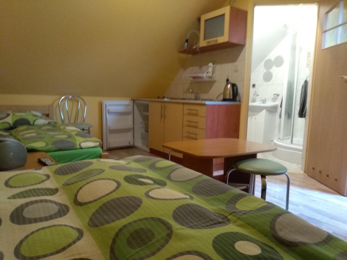 Gospodarstwo Agroturystyczne Ania I Filip Izabelin  Exterior photo